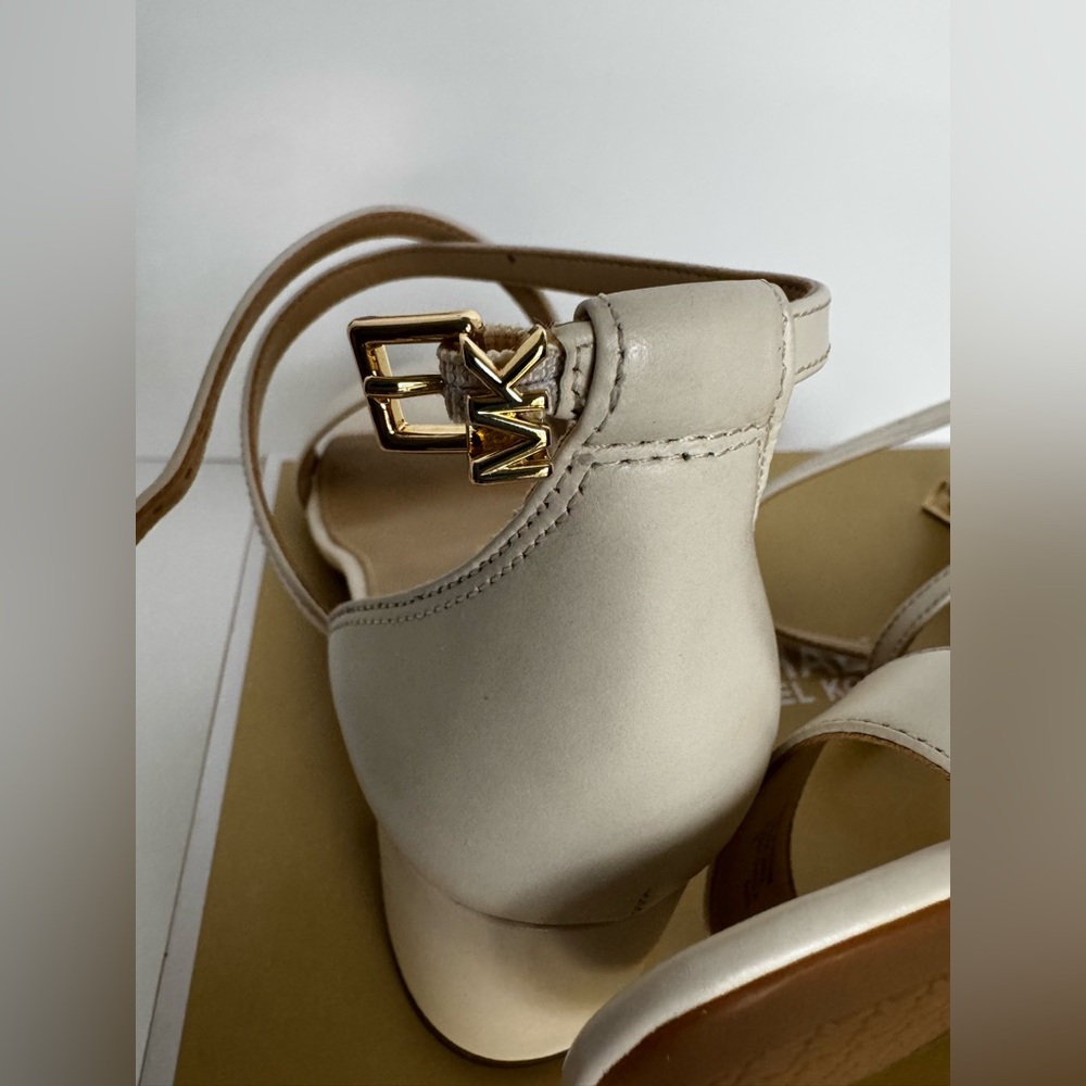 BNIB Michael Kors Serena Light Cream Heels - 7M - Picture 8 of 14